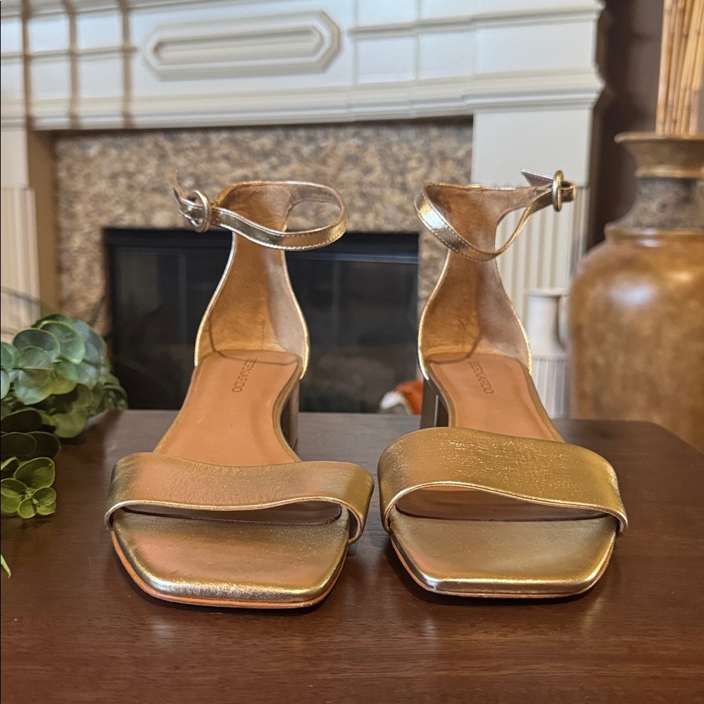 Jalena Low Heeled Sandal. Gold, size 9.5M. - Picture 2 of 9